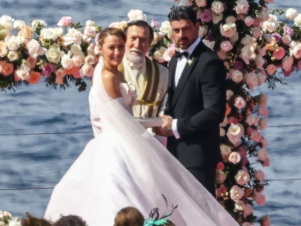 Blake Lively photographed wearing a wedding dress in Italy news