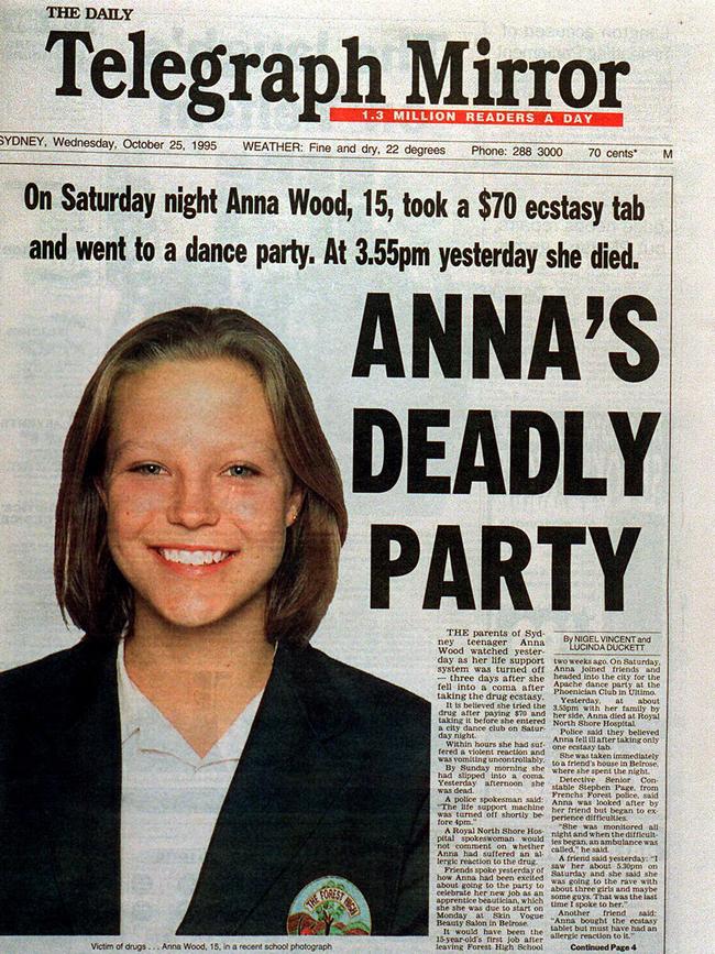 The front page of The Daily Telegraph Mirror on October 25, 1995 reported the death of teenager Anna Wood.