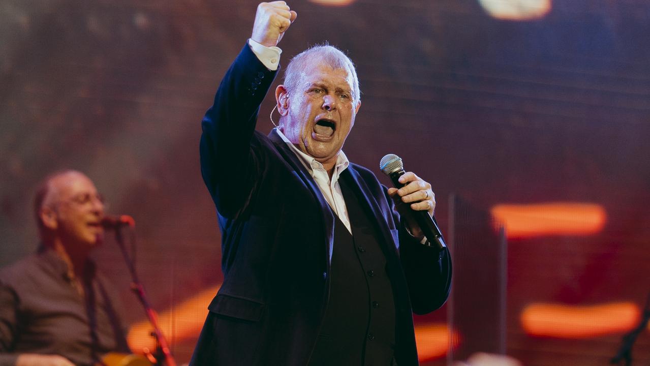 Farnsey sang You’re The Voice in 2020 at the Fire Fight For Australia charity gig, alongside late music legend and friend Olivia Newton-John.