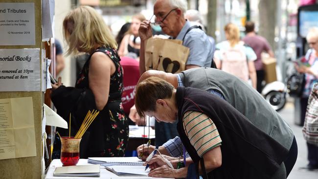 Melburnians pay their respect to Sisto. Picture: Jake Nowakowski