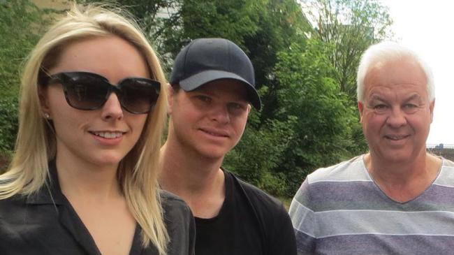 Steve Smith, wife Dani and father Peter. Picture: Instagram.
