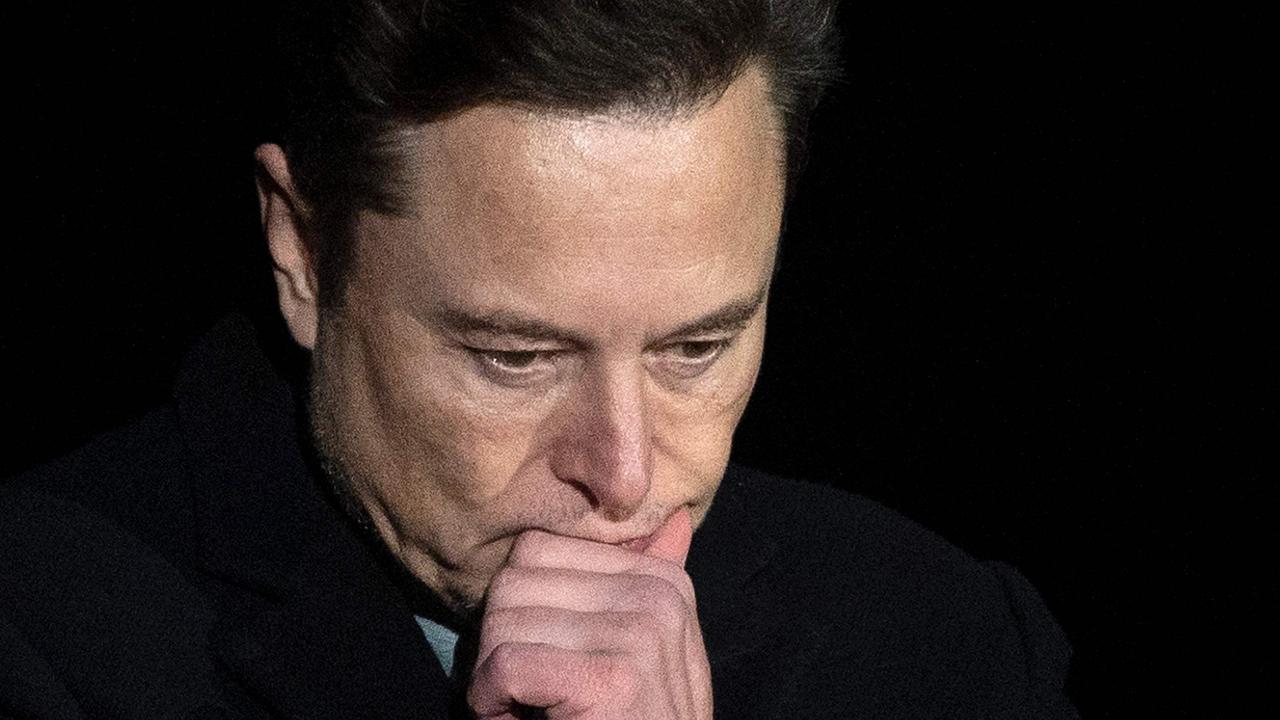 elon-musk-massive-loss-in-ad-revenue-twitter-sacks-half-workforce