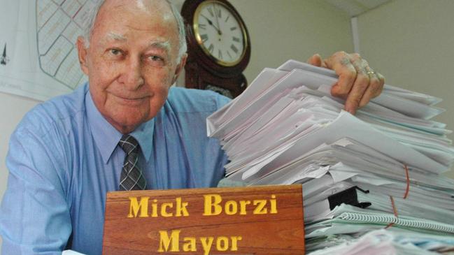 Mick Borzi clears his office at Mareeba after finishing up as Mareeba mayor in 2008.