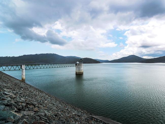 Flood Water clean up on the Gold Coast.People visiting Hinze Dam after the recent downpour.Picture: NIGEL HALLETT