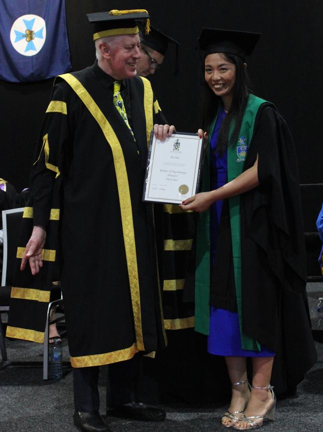 Na Chen graduated with a Bachelor of Physiotherapy (Honours) at the CQUniversity graduation ceremony in Bundaberg on December 14, 2023.