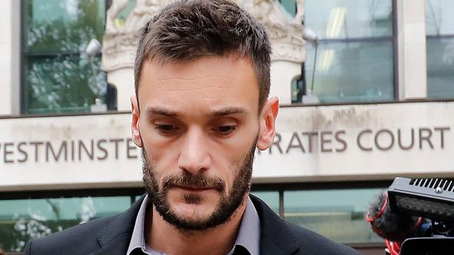 Tottenham Hotspur's French goalkeeper Hugo Lloris leaves after attending Westminster Magistrates Court in central London on September 12, 2018. - France's World Cup-winning goalkeeper Hugo Lloris avoided jail but received a 20-month driving ban and a £50,000 ($65,000) fine on Wednesday for drink-driving in central London. (Photo by Tolga AKMEN / AFP)