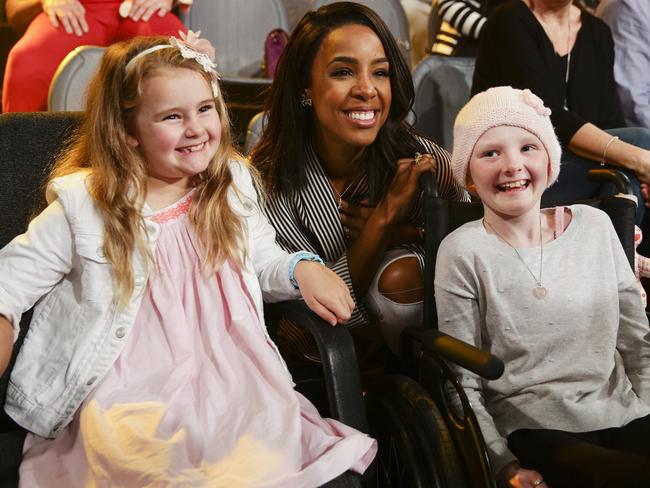 Singer Kelly Rowland meets Emma and Sarah as she supported the annual Gold Telethon today. Picture: Justin Lloyd