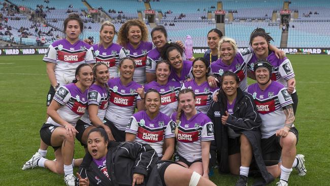 The Warriors celebrate after the win. (AAP Image/Craig Golding)