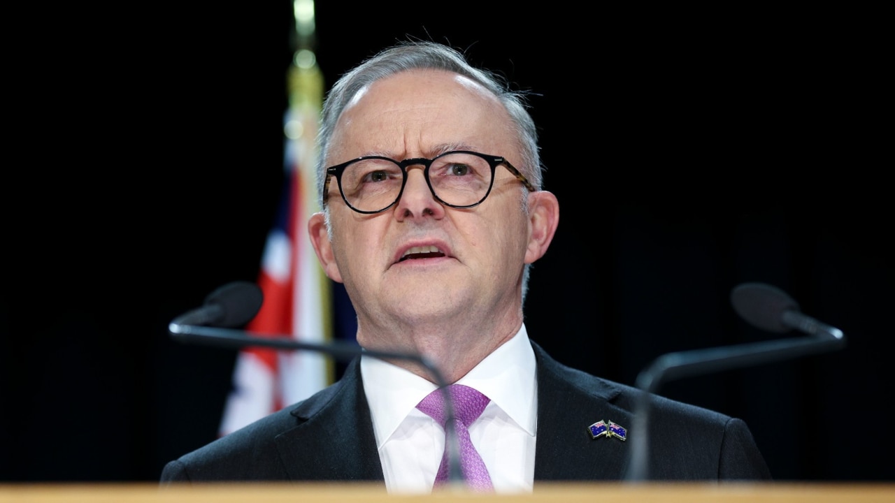 Anthony Albanese pays his respects at Arlington National Cemetery during US trip