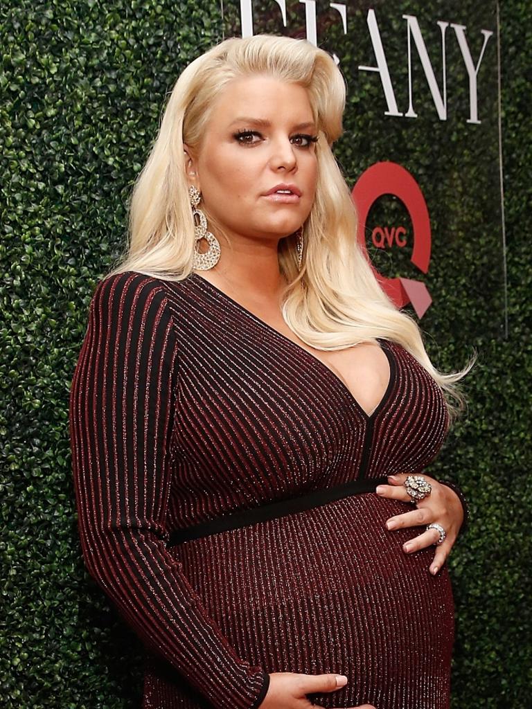 Jessica Simpson Reveals She Lost 100 Pounds In Photo After Childbirth