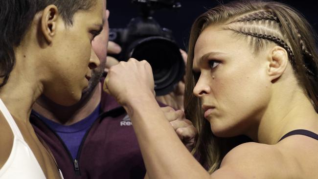 UFC 207: Ronda Rousey Vs Amanda Nunes Faceoff, Weigh-ins Video | Herald Sun