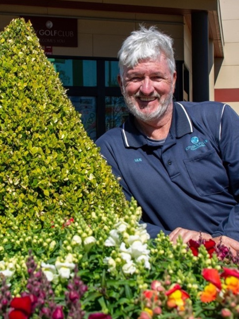 Toowoomba City Golf Club Head Gardener Ian Highfield – The Chronicle Garden Competition 2021.