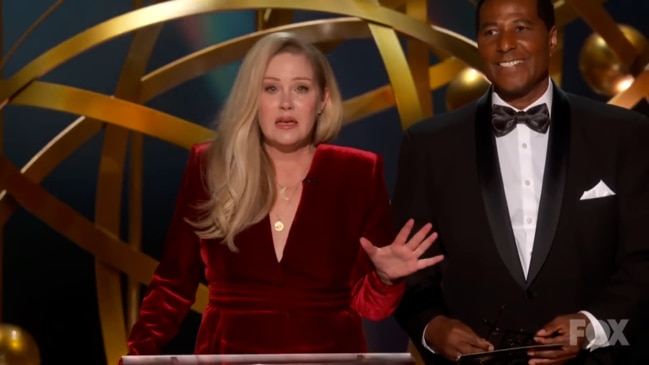 NEWS OF THE WEEK: Christina Applegate Receives Standing Ovation At The ...