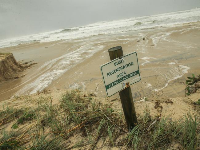 SOUTH GOLDEN BEACH, AUSTRALIA - NewsWire Photos - MARCH 5 , 2025: Heavy beach erosion on the coast as the community of South Golden Beach braces ahead of the Cat 2 TC Cyclone AlfredÃs arrival this week.Picture: NewsWire / Glenn Campbell