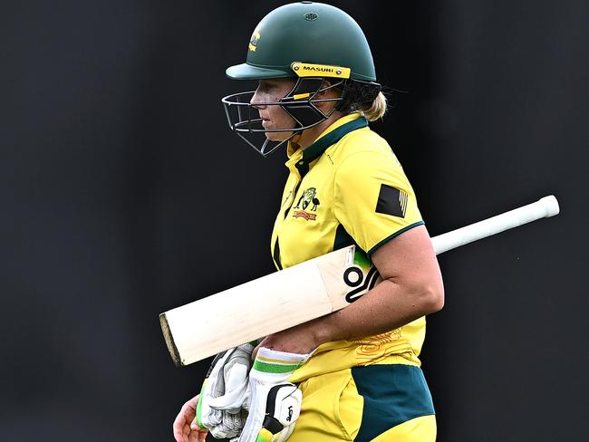 Alyssa Healy is in doubt for the remainder of the Ashes. Picture: Ayush Kumar/Getty Images