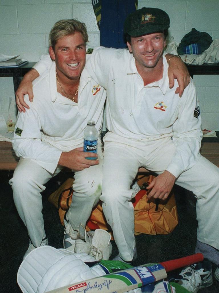 Shane Warne and Steve Waugh after defeating Pakistan in 1995.