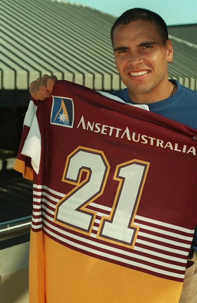 St George player Anthony Mundine moved to the Broncos for 1997.