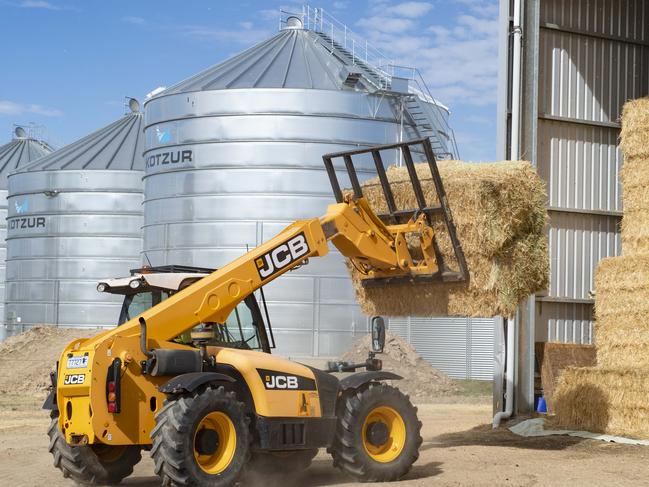 GRAIN: Export Hay - Mark Cossar at Natte YallockMark Cossar on his farm at Natte YallockPICTURED: Generic hay. Hay bales. Big squares. Hay in shed. Oat and hay. Silos. JCB telehandler. Stock photo.Picture: Zoe Phillips