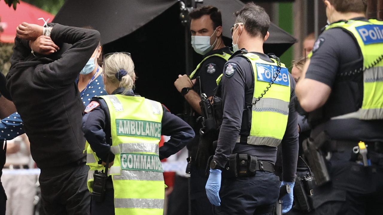 Flinders Lane incident: Homeless man barricades himself on rooftop ...