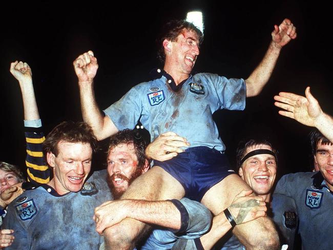 Steve Mortimer was famously chaired off the field in 1985.