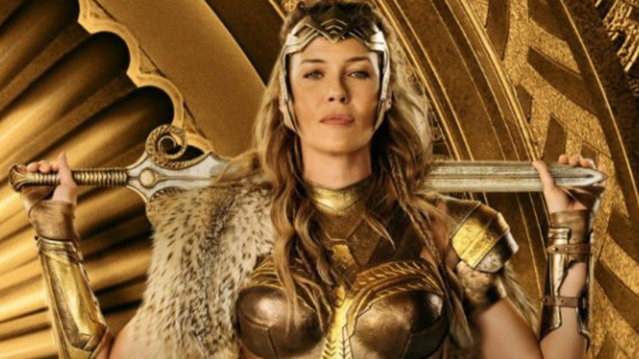 Movie scene with the character Hippolyta, Queen of the Amazons.