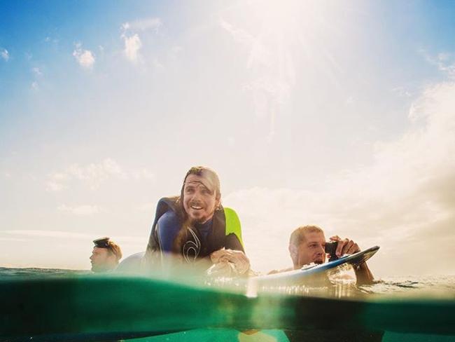 Mick Fanning and Julian wilson hang out at Tahiti