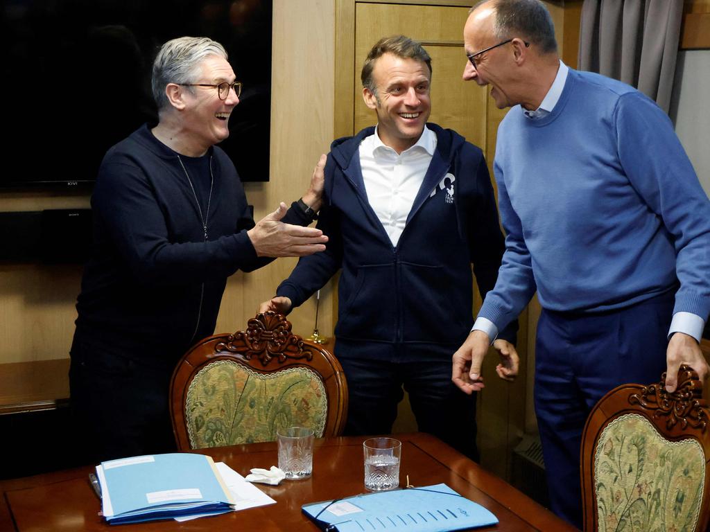 French media shut down the suggestions, claiming higher quality photos (such as above) “show that the mysterious bag of white powder is actually a handkerchief”. Picture: Ludovic Marin/AFP