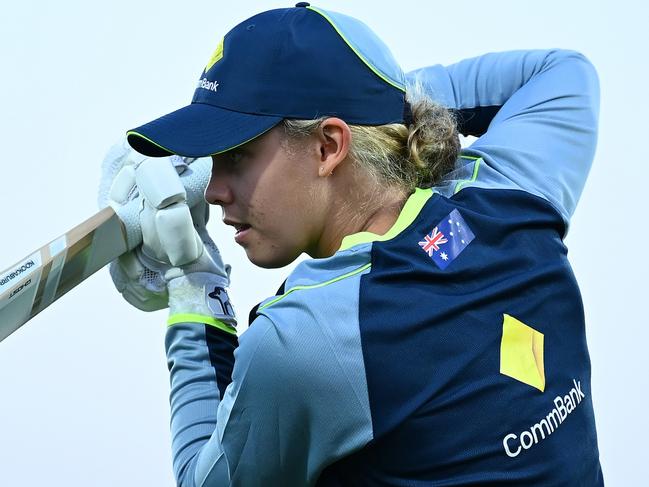 MACKAY, AUSTRALIA - SEPTEMBER 22: Phoebe Litchfield of Australia warms up ahead of game two of the Women's T20 International Series between Australia and New Zealand at Great Barrier Reef Arena on September 22, 2024 in Mackay, Australia. (Photo by Albert Perez/Getty Images)