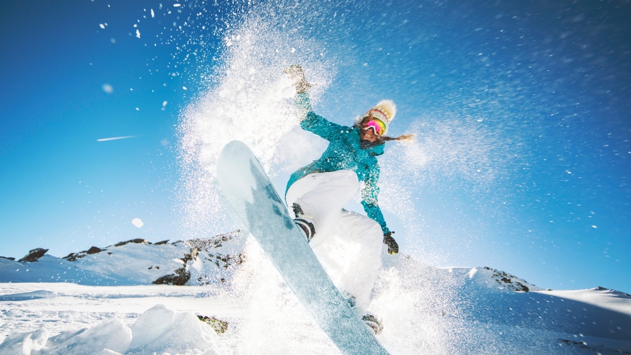 7 best ski jackets for women this winter in Australia