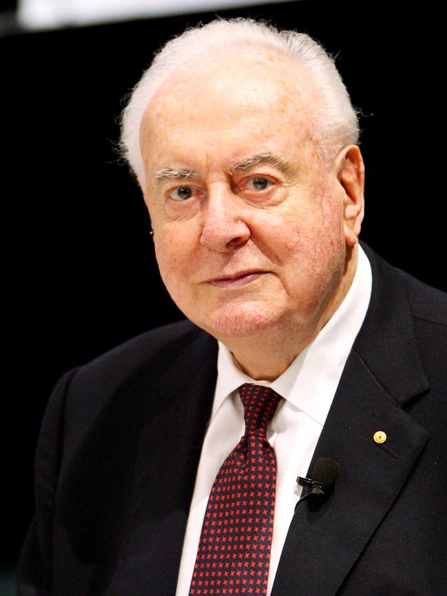 Former Prime Minister Gough Whitlam lunch at the Brisbane Convention Centre as part of the reprint of his book, The Truth of The Matter 18 Nov 2005.