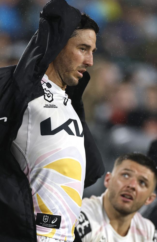 Ben Hunt left the ground in the 67th minute and is in question for next week. Picture: Getty Images)