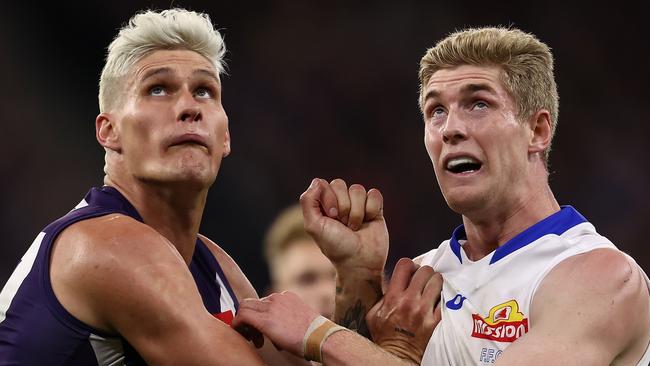 PERTH, AUSTRALIA - SEPTEMBER 03: Rory Lobb of the Dockers and Tim English of the Bulldogs contest the ruck during the AFL First Elimination Final match between the Fremantle Dockers and the Western Bulldogs at Optus Stadium on September 03, 2022 in Perth, Australia. (Photo by Paul Kane/Getty Images)