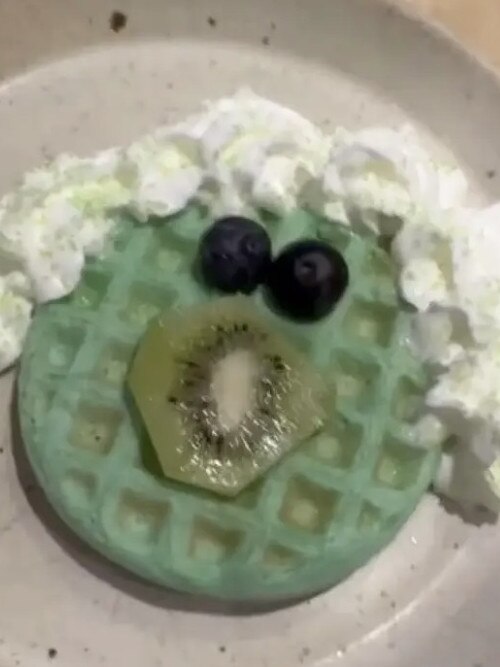 Fans thought the finished product didn’t appear to match the shape of the waffle maker.