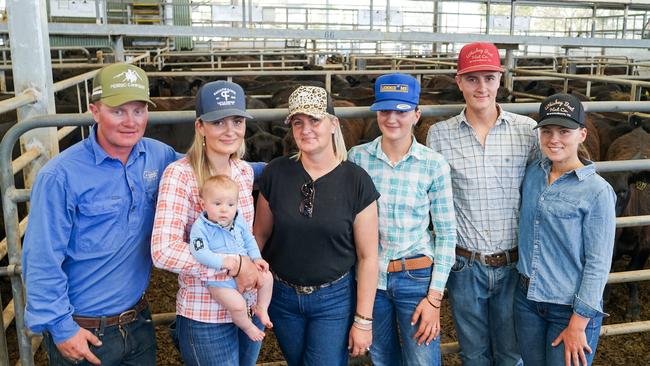 Ethan, Masey, Linc, Jacoba, Shay and Spencer Tanner, and Annabelle Glasser. B &amp; S Tanner sold 200-head of Angus at the Yea November sale. Picture: Rachel Simmonds