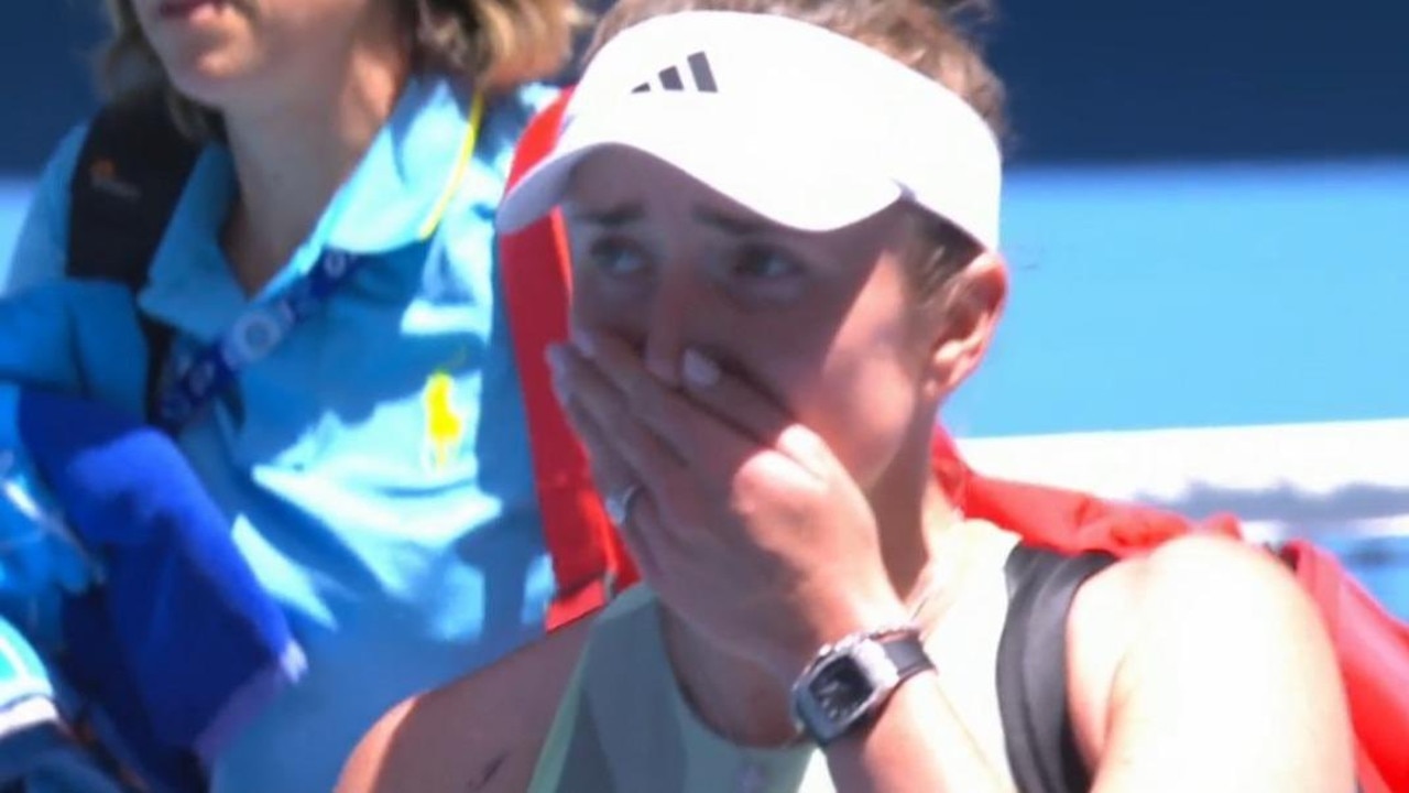 A teary Elina Svitolina retires mid-match.