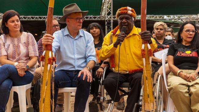 Prime Minister Anthony Albanese and Galarrwuy Yunupingu during the Garma Festival 2022 at Gulkula. Picture: Tamati Smith/Getty Images)