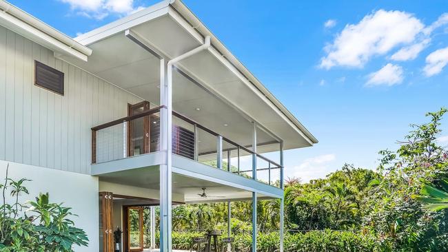 62 Cedar Rd, Palm Cove fetched $1,100,000. Picture: supplied.