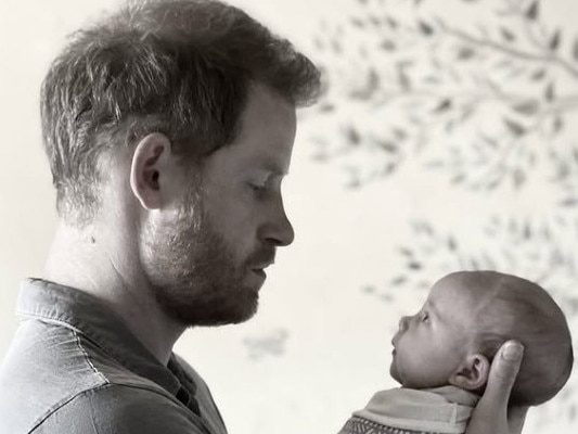 Prince Harry holds his newborn daughter Lilibet. Picture: Instagram