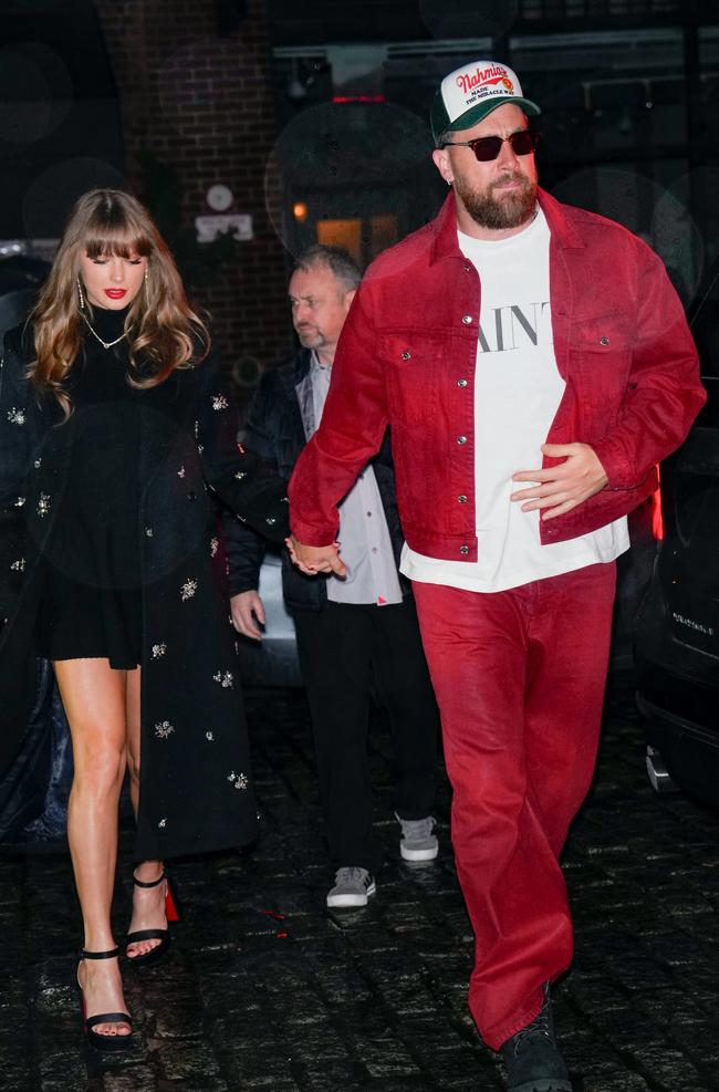 Taylor Swift and Travis Kelce are seen in New York City. Picture: XNY/Star Max/GC Images)