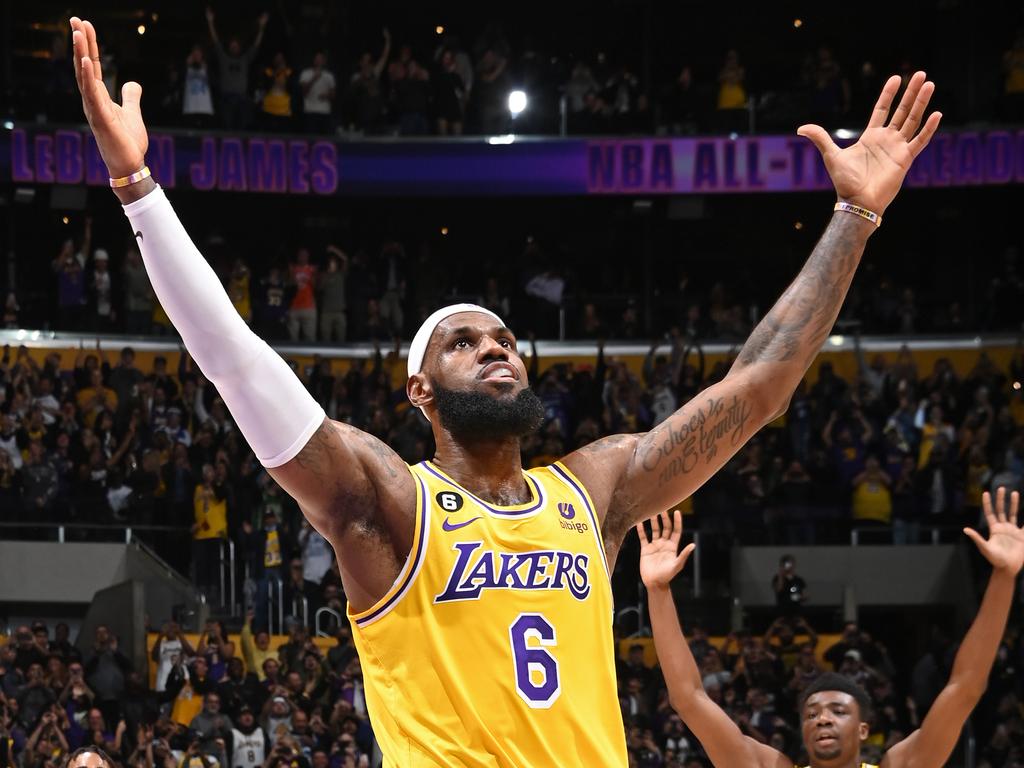 LeBron James of the Cleveland Cavaliers shakes hands with New York News  Photo - Getty Images