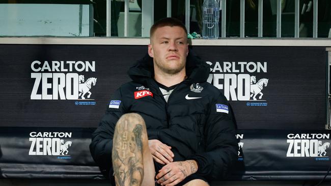 MELBOURNE, AUSTRALIA - AUG 03: Jordan De Goey of the Magpies is seen on the bench after being subbed out of the game during the 2024 AFL Round 21 match between the Collingwood Magpies and the Carlton Blues at The Melbourne Cricket Ground on August 03, 2024 in Melbourne, Australia. (Photo by Dylan Burns/AFL Photos via Getty Images)