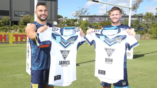 Ryan James and Anthony Don with their new jerseys. Picture: Richard Gosling