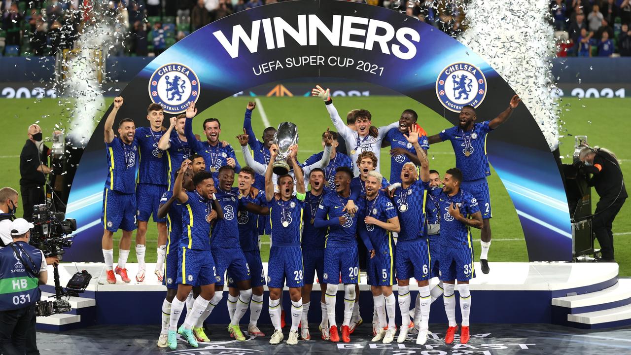 BELFAST, NORTHERN IRELAND - AUGUST 11: Cesar Azpilicueta of Chelsea lifts the UEFA Super Cup Trophy following victory in the UEFA Super Cup 2021 match between Chelsea FC and Villarreal CF at the National Football Stadium at Windsor Park on August 11, 2021 in Belfast, Northern Ireland. (Photo by Catherine Ivill/Getty Images)