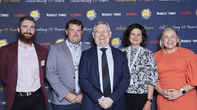 Agriculture Minister Murray Watt (centre) with Andrew Whitelaw from Episode 3, Matthew and Rachel Hinkley from Derrinallum and Mary Raynes from the Australian Export Grains Innovation Centre.