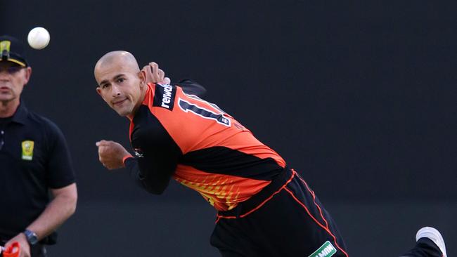 Aussie spinner Ashton Agar will have a prominent role to play for the injury-hit Scorchers.