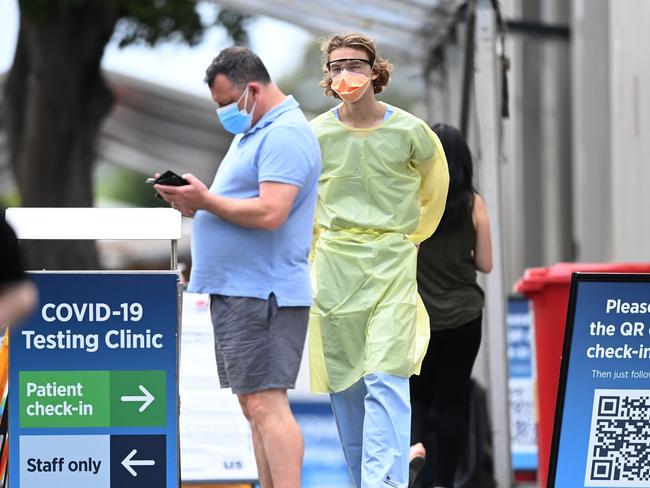 SYDNEY, AUSTRALIA - NewsWire Photos January 11, 2022: , Small lines for PCR Covid testing at the Royal Prince Alfred Hospital. NSW recorded 25,870 Covid cases and 11 deaths. , Picture: NCA NewsWire / Jeremy Piper,