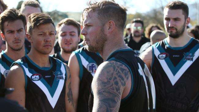 Justin Sherman talks to his Laurimar players. Picture: David Crosling