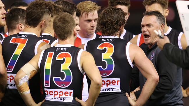 St Kilda coach Alan Richardson gives his players a spray at quarter-time. Picture: Michael Klein