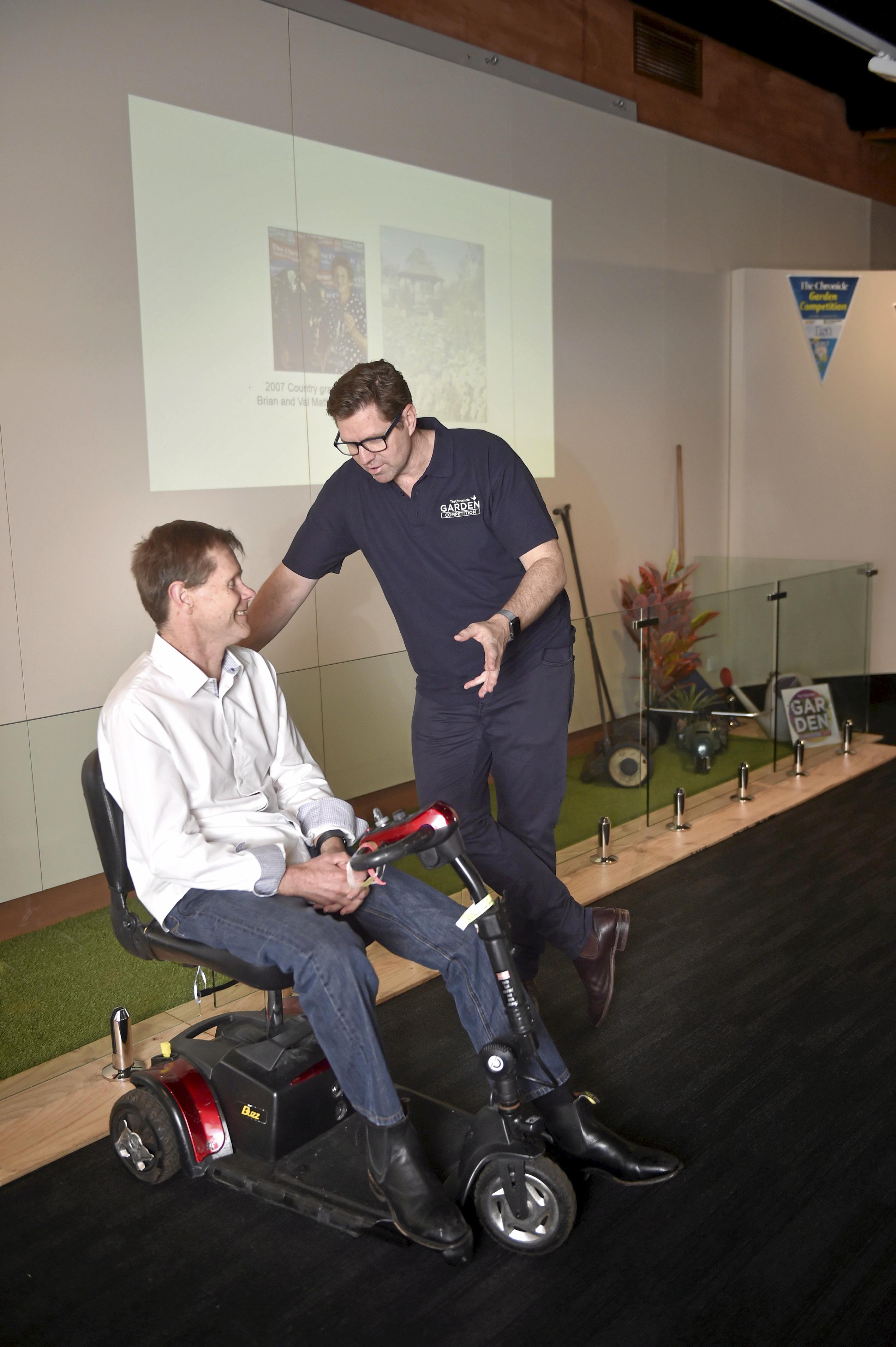 Manager of The Chronicle Rohan Gostray and Cr Geoff McDonald. Launch of Chronicle Garden Compettion. August 2019. Picture: Bev Lacey