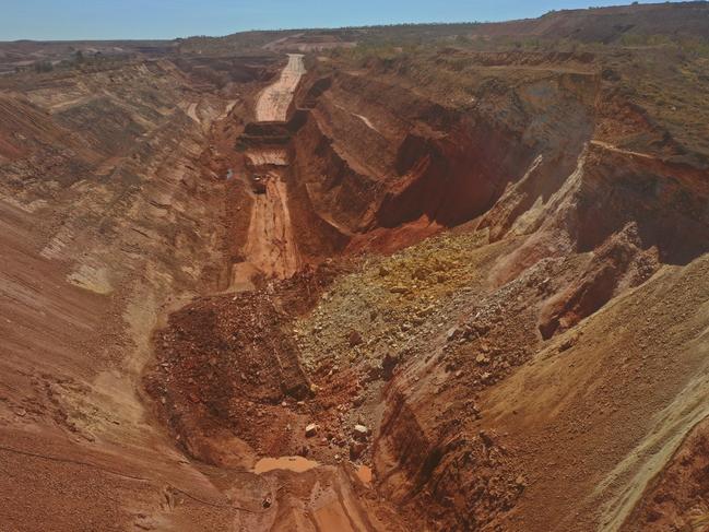 Bootu Creek pit wall image attached. To be credited to the Department of Primary Industry and Resources (DPIR),